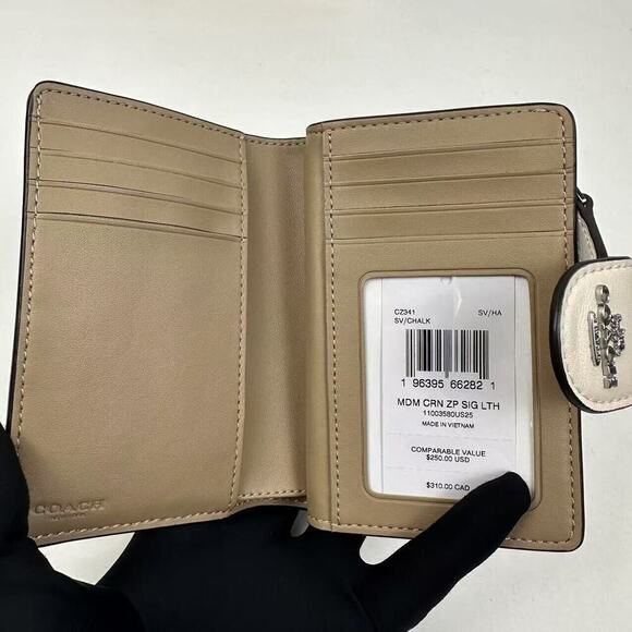 Coach Medium Corner Zip Wallet In Signature Leather In Silver/Chalk CZ341 NWT - Picture 5 of 8